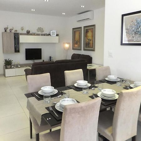 Cozy Rooms - Great Bus Connections - Free Parking Mosta Eksteriør billede
