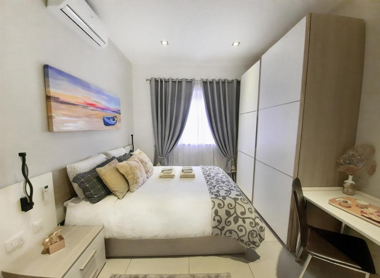 Cozy Rooms - Great Bus Connections - Free Parking Mosta Eksteriør billede