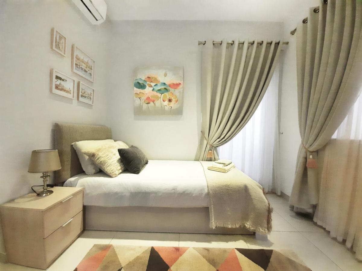 Cozy Rooms - Great Bus Connections - Free Parking Mosta Eksteriør billede